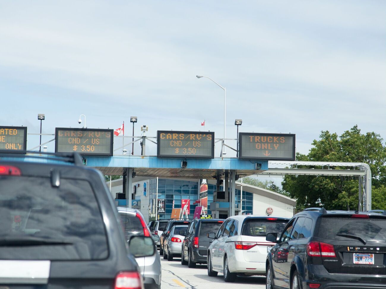 Блокування кордону пов'язане з масовими страйками румунських фермерів і перевізників усередині країни