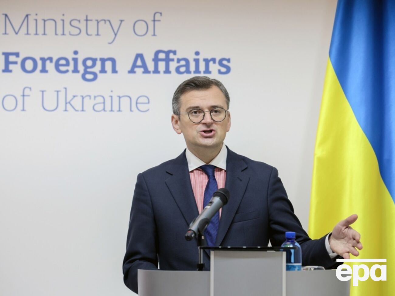 Списки компонентов, которые Украина находит в сбитых российских ракетах, регулярно передаются партнерам, отметил Кулеба