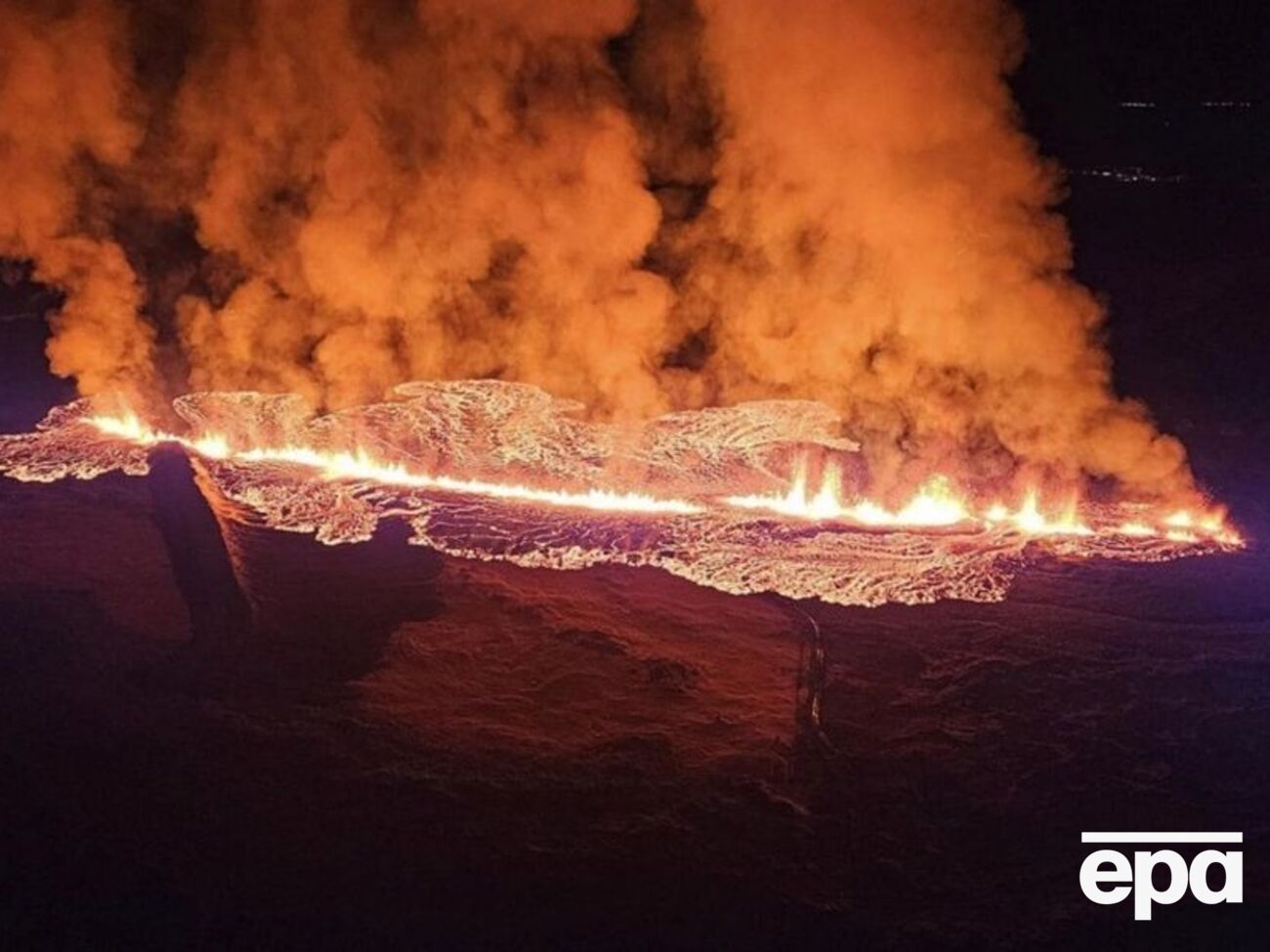 Потоки лави сфотографували з повітря