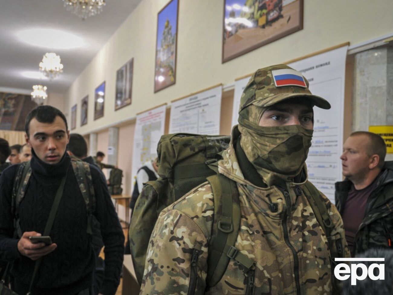 Россиян в кризисных регионах мотивируют идти воевать зарплатами, говорят в ГУР