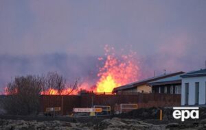 Лава знищила три будинки