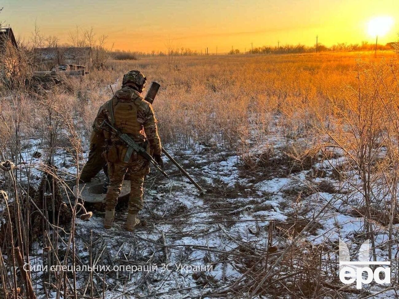 Воины обнаружили группу врага с помощью разведывательного дрона и ударили по ней
