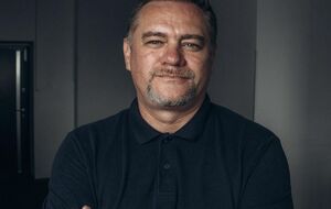 Неизвестные пришли в квартиру Николова 14 января