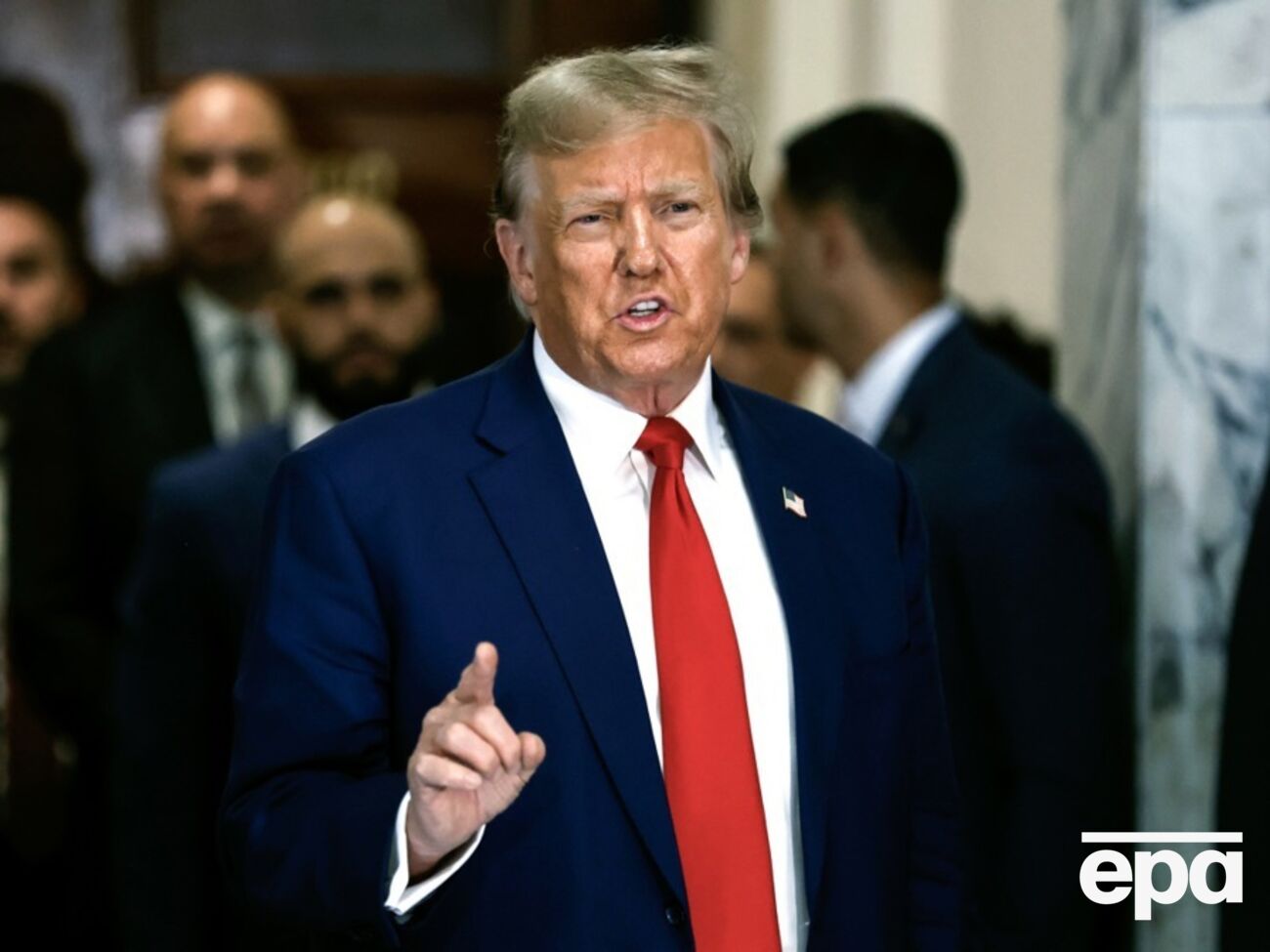 Согласно предварительным опросам Трамп опережает ближайшего конкурента почти на 30%