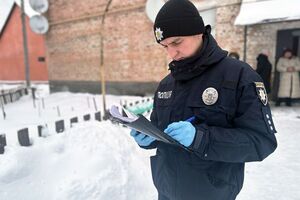 У поліції зазначили, що причину смерті має встановити експертиза