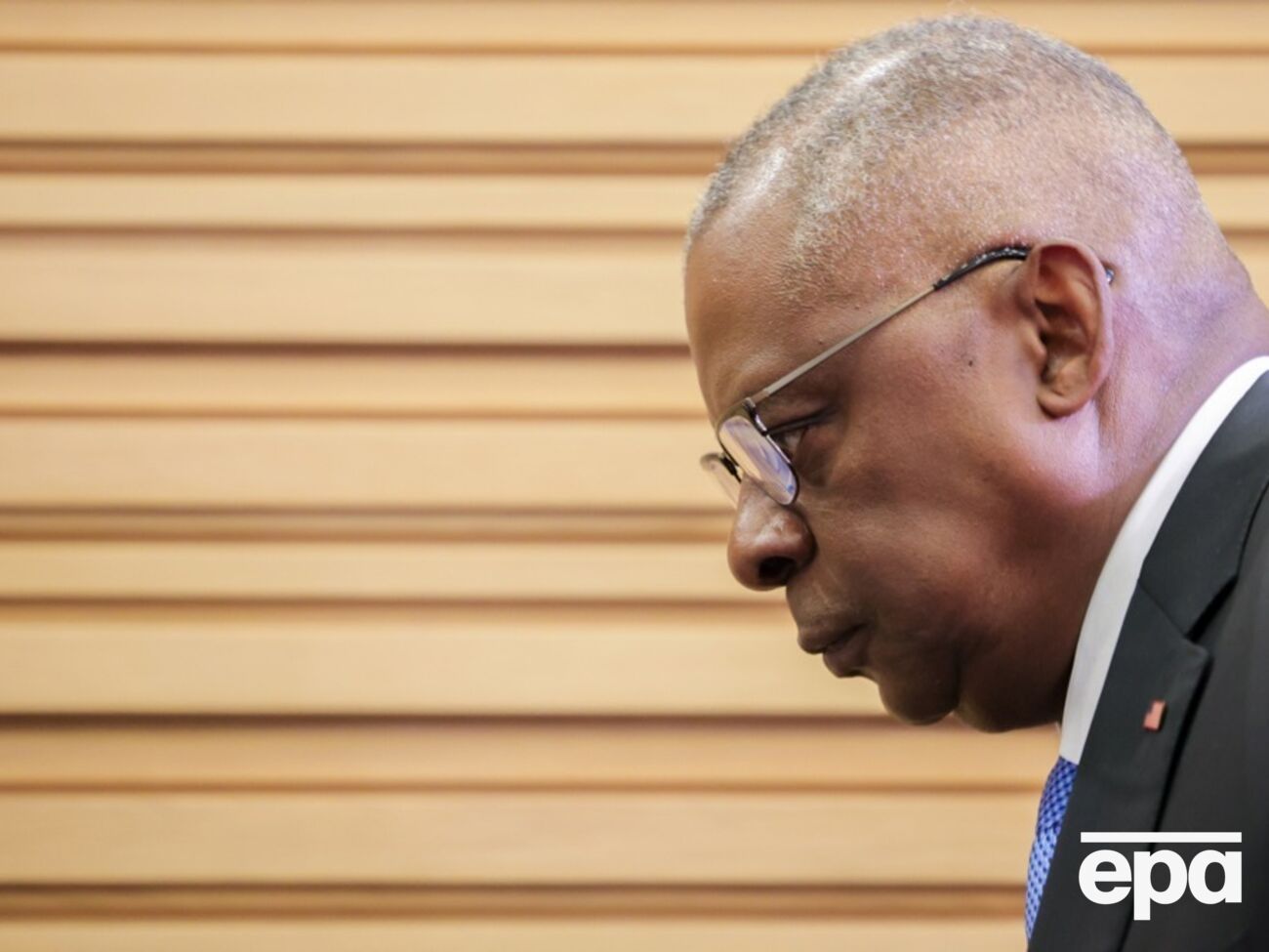 Остин вернулся из госпиталя