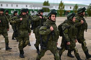 Армия оккупантов пополняется, но не такими темпами, о которых говорит Медведев, считают в британской разведке