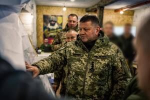 Залужний (на фото) запросив адмірала Драгоне відвідати Україну