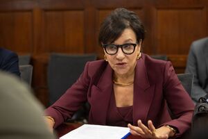 Вопрос конфискации российских активов будут решать все страны, где находятся средства РФ, отметила Прицкер