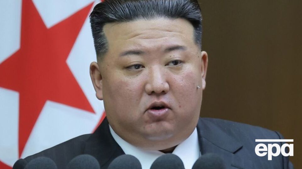 Ким Чен Ын высказался за объявление Южной Кореи главным врагом КНДР