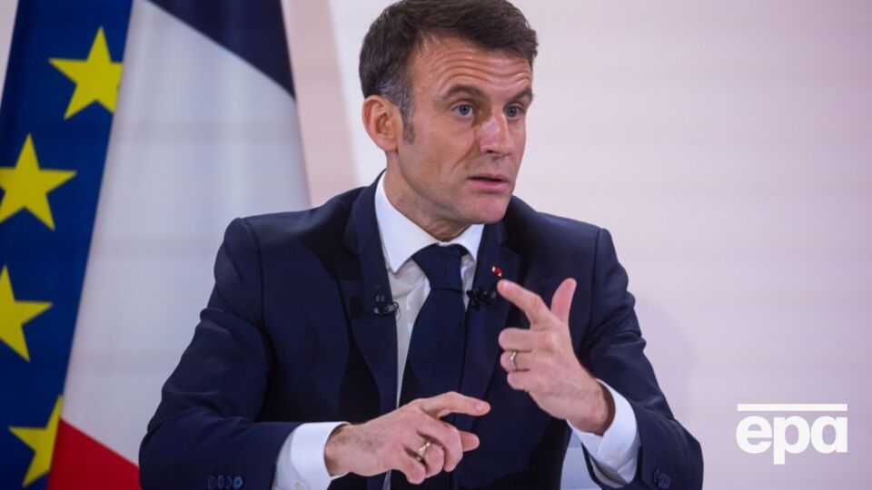 Макрон заявил, что европейцы должны обеспечить Украине возможность продолжать защищать себя от России
