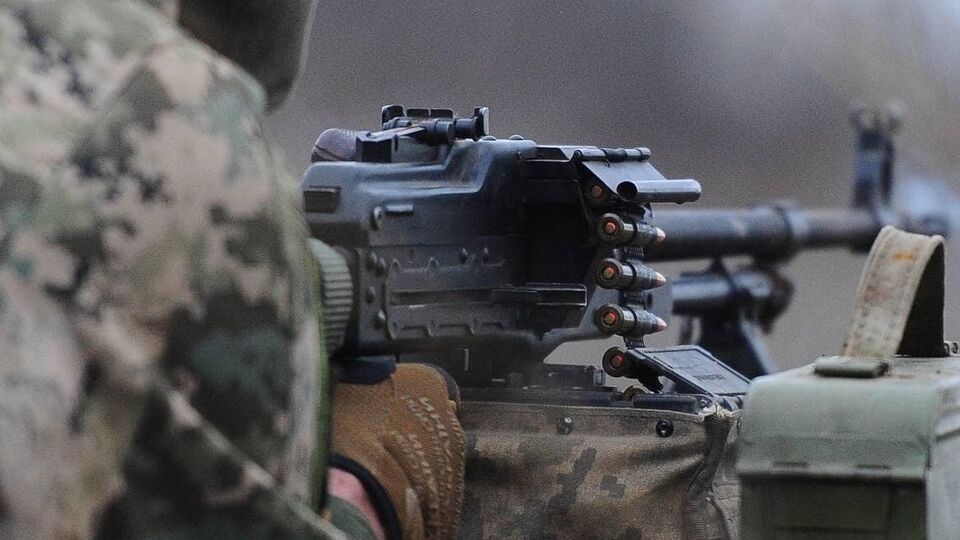 За сутки на фронте произошло почти 100 боев