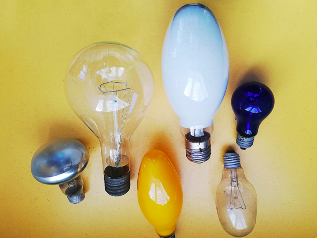 Майже за рік українці обміняли у відділеннях пошти понад 33 млн ламп розжарювання