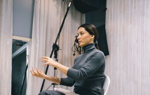 Атаки на демократію в Україні – це завжди до посилення Росії. Не кажучи про те, що вся ця українська політика – танці на кістках полеглих за Україну