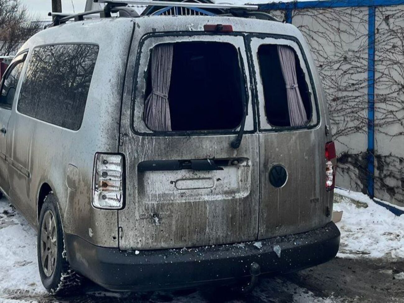 Під вогонь окупантів потрапила цивільна машина