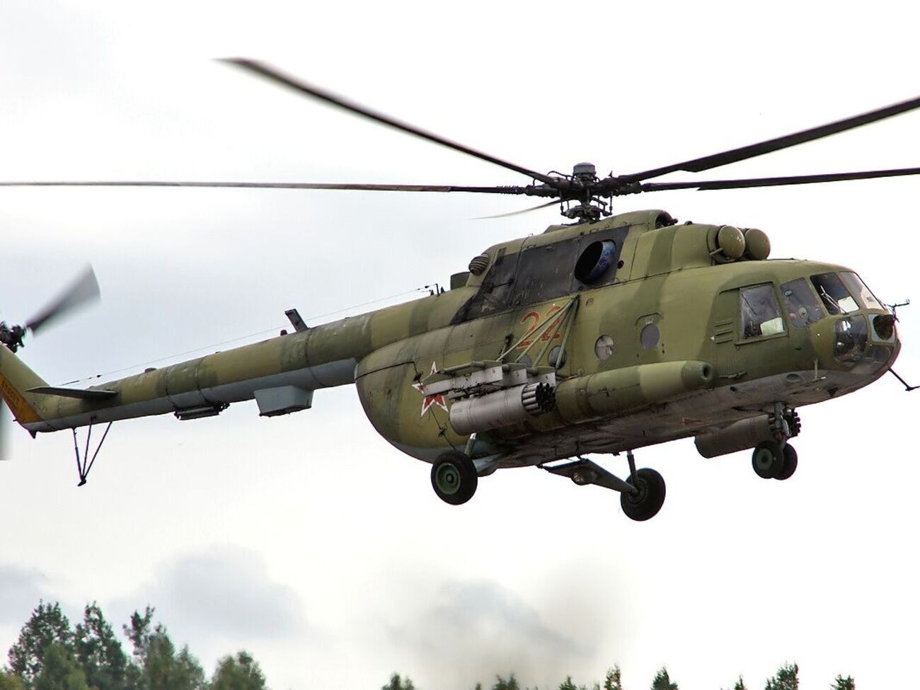 Российский Ми-8 аварийно сел в Брянской области