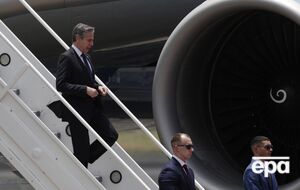 Блінкен літає на Boeing 737