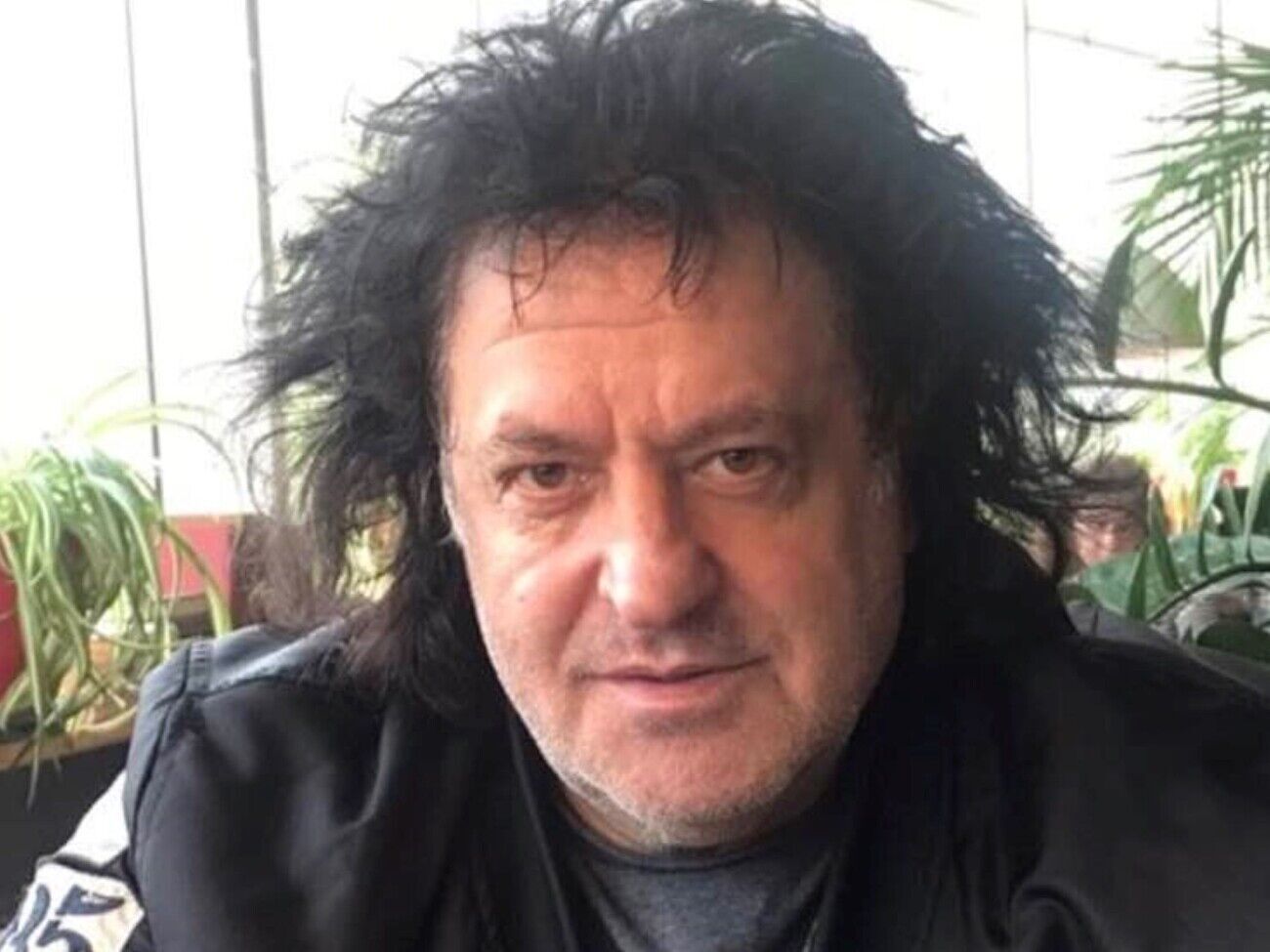 Бобул родился в 1953 году