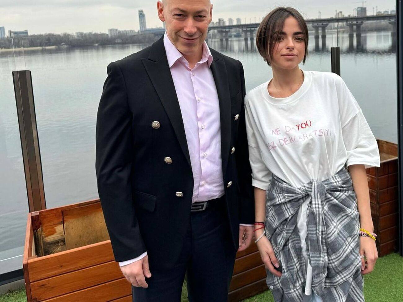 Морозюк: За період наших стосунків від Романа я отримала два подарунки – обручку і кольє