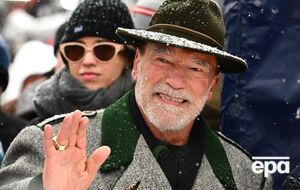 Шварценеггера отпустили после нескольких часов пребывания в аэропорту Мюнхена