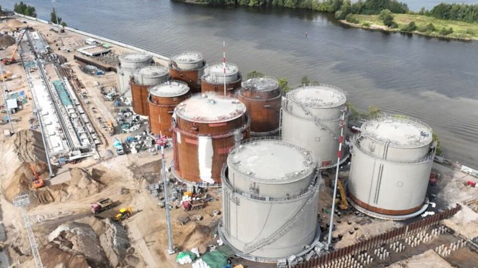 На территории нефтяного терминала произошел пожар