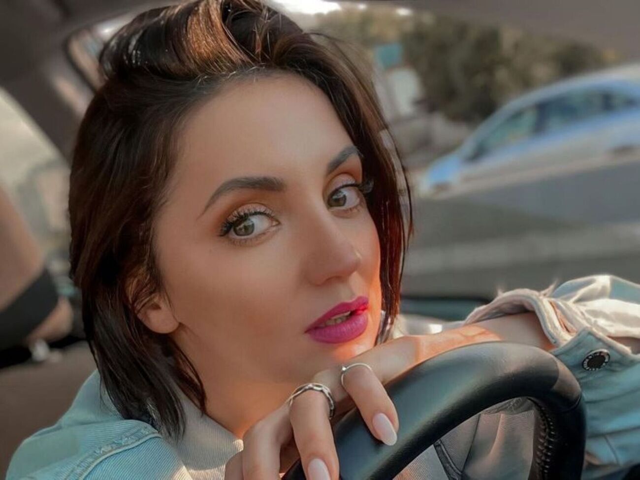 Цибульская: Когда мама позвала меня, я прибежала и выплюнула ей в ладонь омлет, который шесть часов проносила за щекой