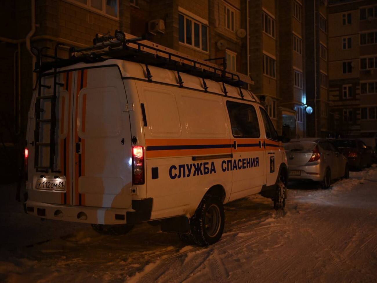 Аварийные и оперативные службы работают на местах падения обломков ракет в Белгороде, заявил местный губернатор