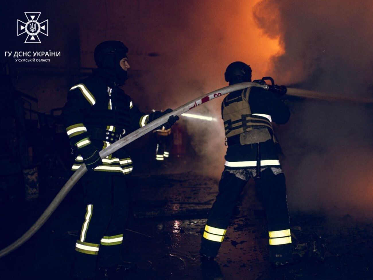 В ГСЧС показали последствия российской атаки дронами-камикадзе по Сумам