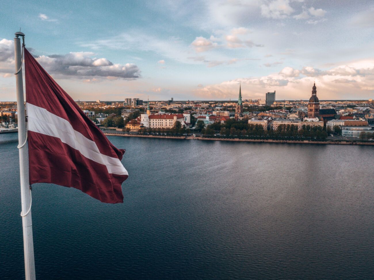 Латвия предложила россиянам, которые не выучили язык, выехать в течение двух недель