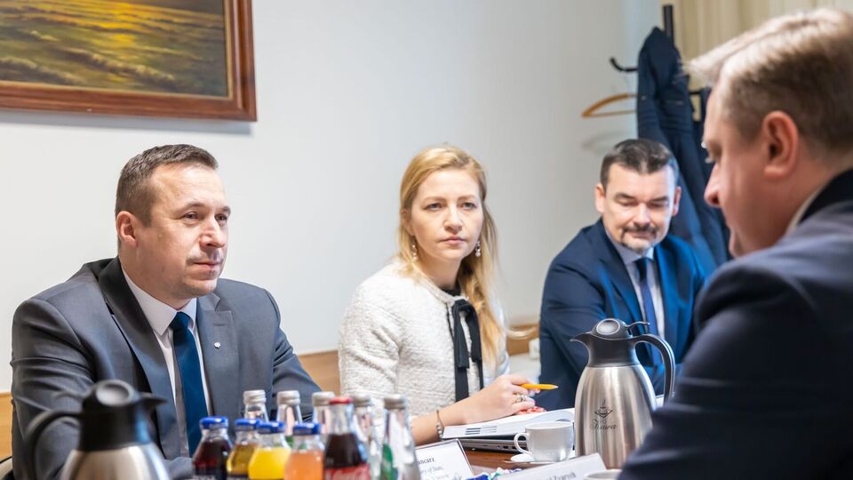 Замминистра инфраструктуры Польши Ганцарж 18 января провел встречу с послом Украины Зварычем