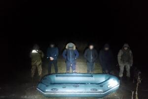 Четверо порушників планували потрапити в Угорщину гумовим човном, зазначили у ДПСУ