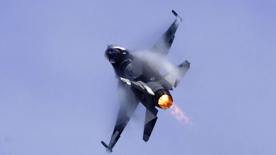 Усі країни, які пообіцяли передати F-16 Україні, "дотримуються своїх зобов'язань", зазначив Кулеба