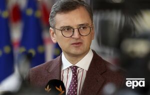 Передачи одних доходов от российских активов "будет недостаточно", отметил Кулеба