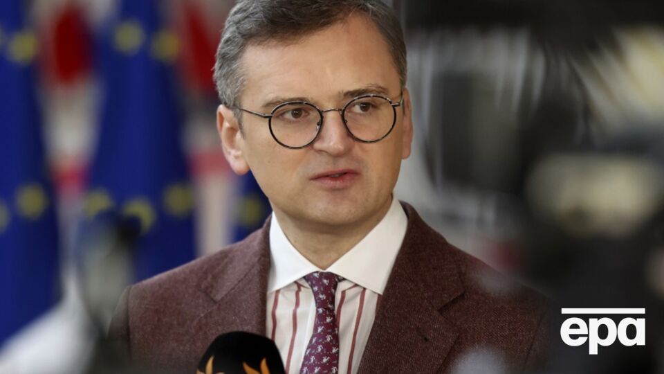 Передання самих доходів від російських активів "буде недостатньо", зазначив Кулеба