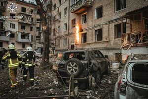 На місці прильотів і далі працюють рятувальники