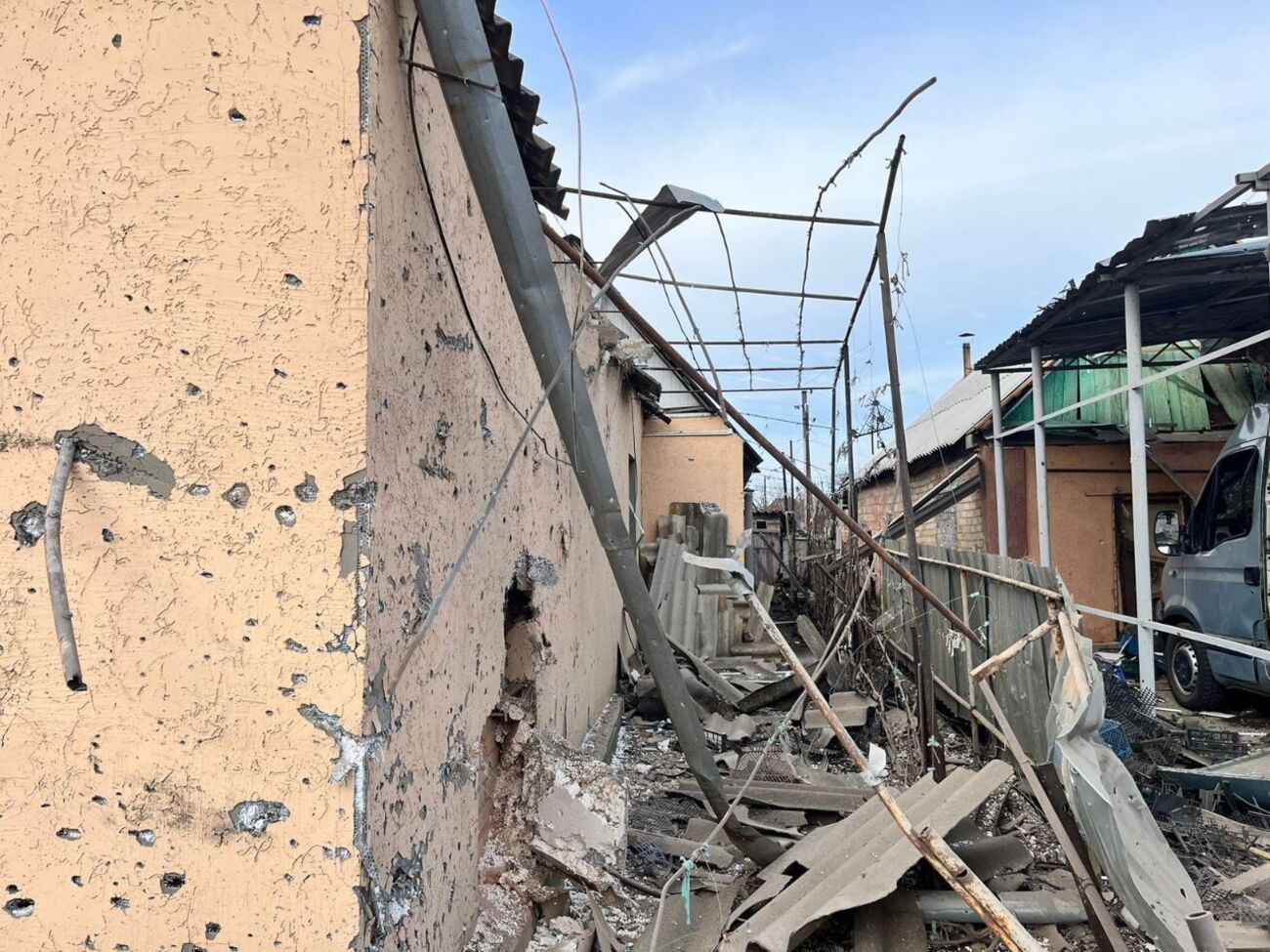 Окупанти вдарили ракетою по підприємству під Кривим Рогом, повідомив Лисак