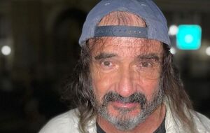 Хаит был актером "Джентльмен-шоу" и сценаристом "Голые и смешные"