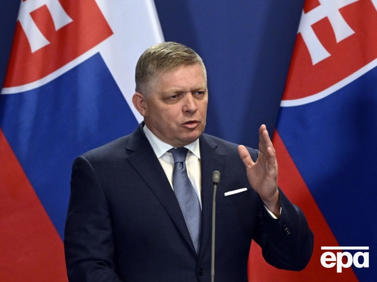 Фицо (на фото) сообщил, что 24 января проведет встречу со Шмыгалем в Ужгороде