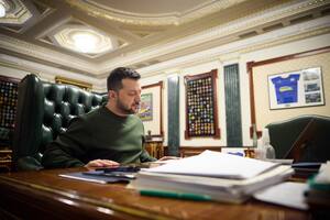 Зеленский: Мы должны делать шаги для укрепления правды об украинцах, правды о нашей истории