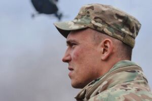 Первые бойцы "Азова" отправлялись на восток Украины с Софийской площади через столетие после провозглашения там Акта объединения. Это свидетельствует о преемственности поколений людей чести