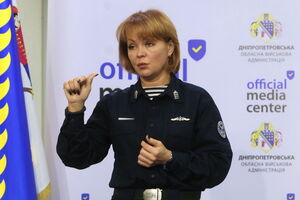 Гуменюк подчеркивает, что оккупанты под Крынками берегут свою технику, но не людей