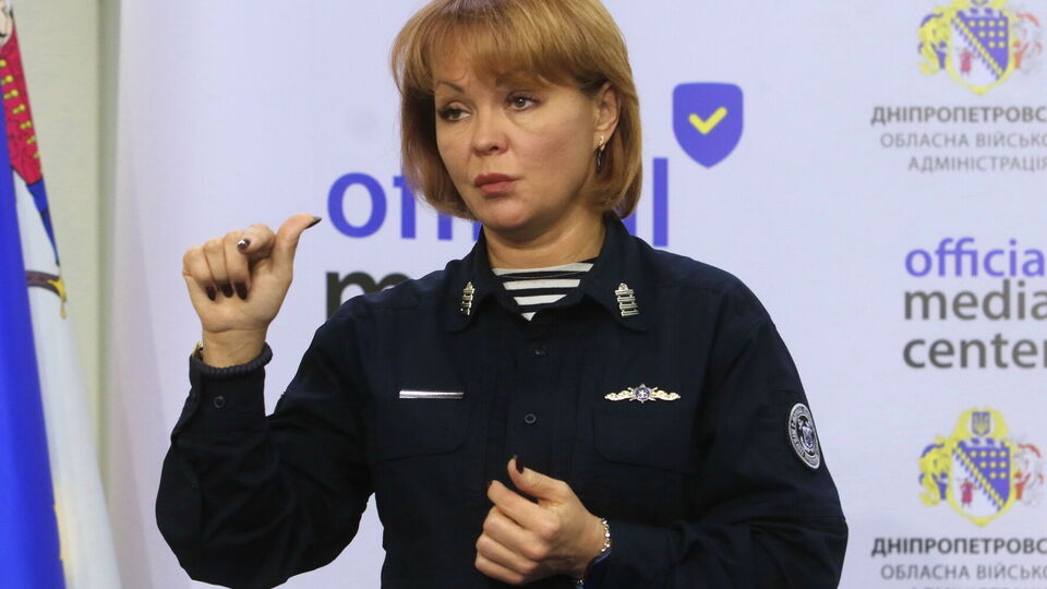 Гуменюк подчеркивает, что оккупанты под Крынками берегут свою технику, но не людей