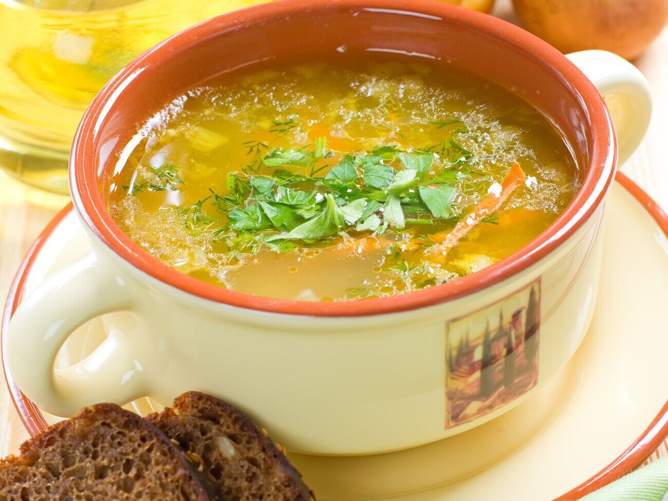 Наприкінці в суп необхідно додати плавлений сир