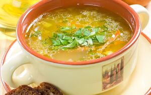 Наприкінці в суп необхідно додати плавлений сир