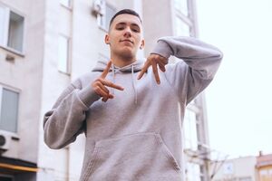 Yaktak: Если я буду обращать внимание на других, найду в себе миллион минусов