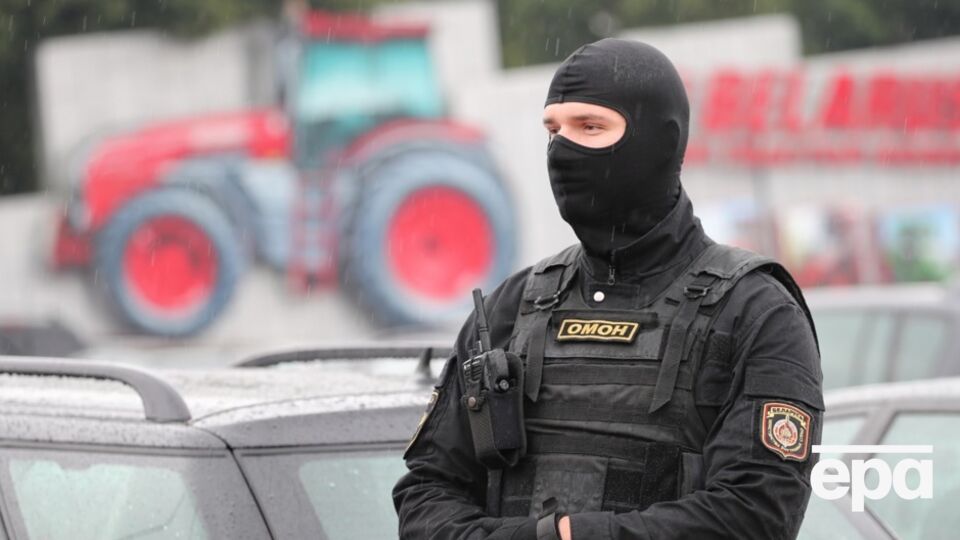 Правозахисникам відомі імена щонайменше 73 осіб, яких обшукали чи затримали