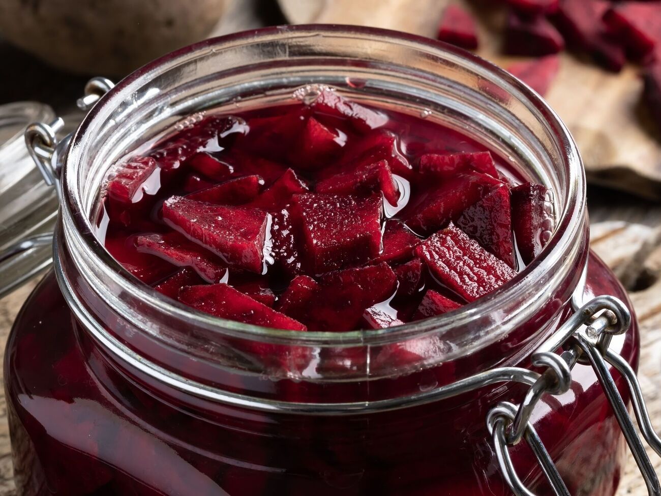 Свеклу нужно нарезать кубиками