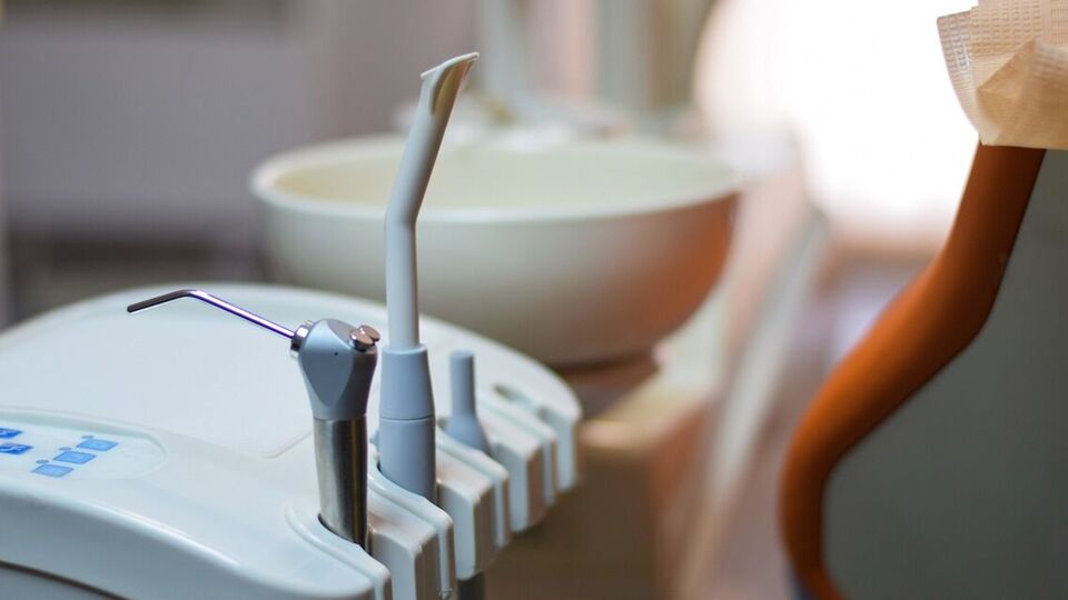 Жінку, яка прийшла до стоматолога, реанімувати не вдалося, зазначили в поліції