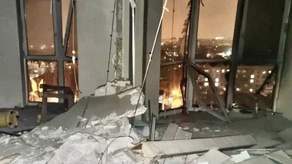 Вогнеборці загасили пожежу в одеській новобудові після атаки РФ дронами, зазначили в міськраді