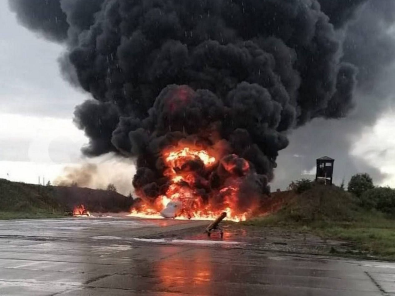 В Сольцах сгорели российские бомбардировщики. В ГУР раскрыли подробности спецоперации